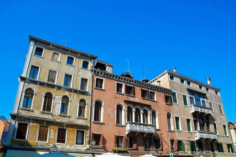 a street that has several buildings on it