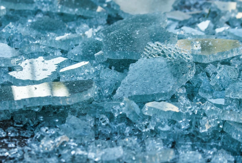 a bunch of rocks are lying on the ground