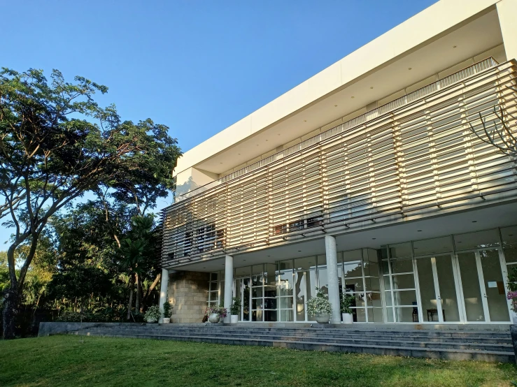 a very nice looking building with some windows