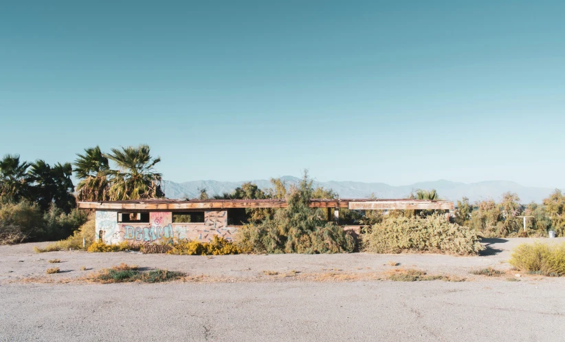 a picture of a house in the desert