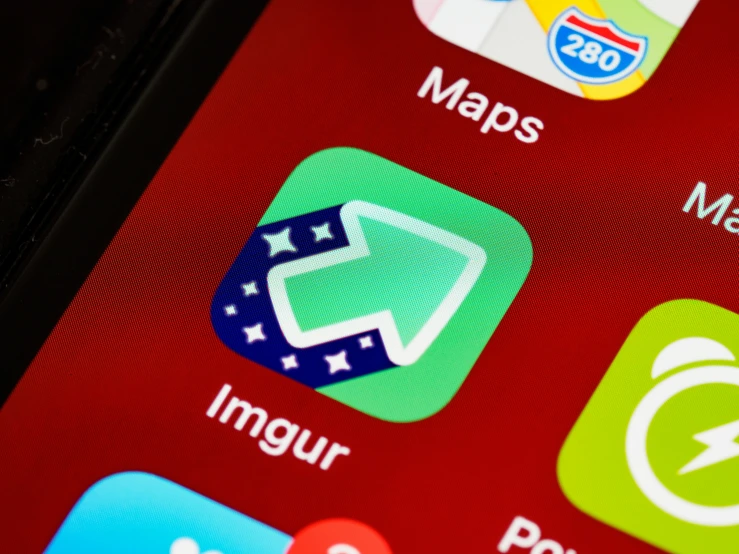 the new mobile application'maps'is displayed on a phone screen