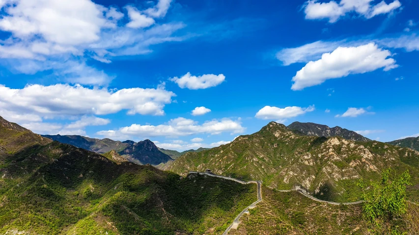 a wide view of the mountains is shown