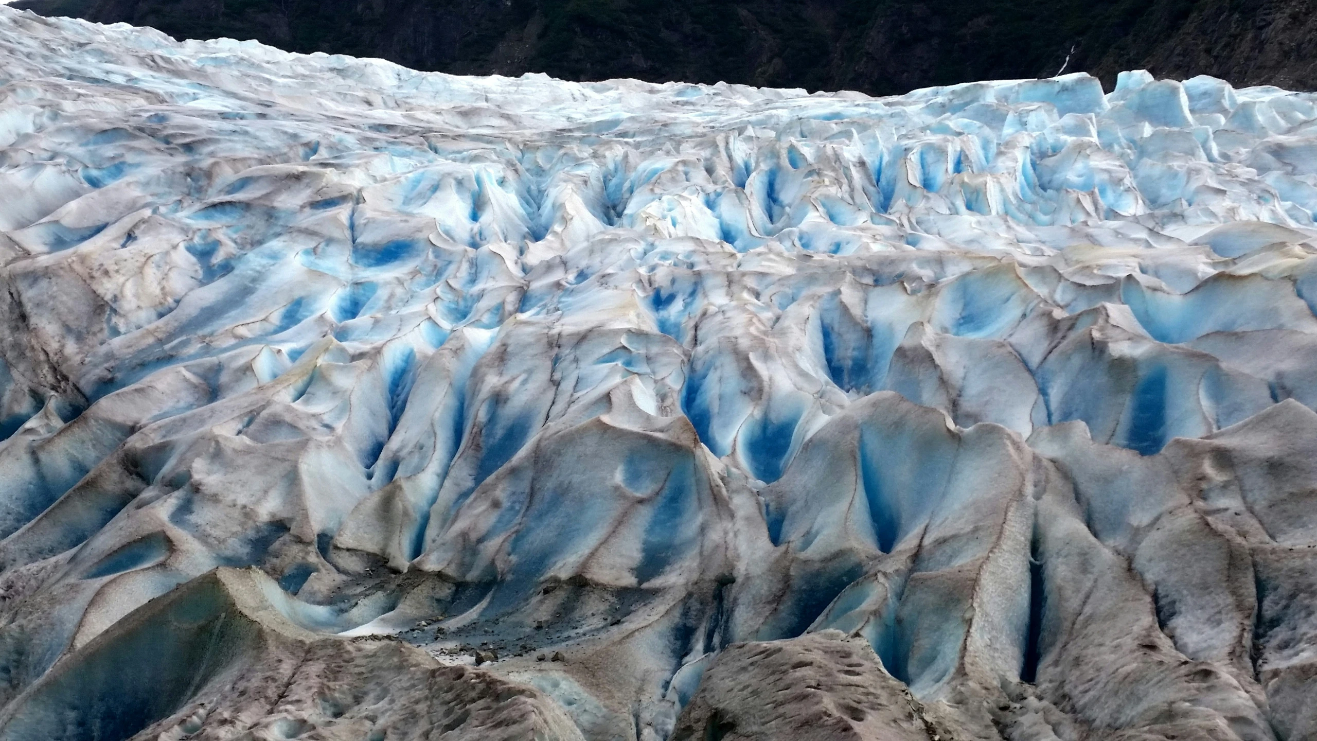 a glacier where we see a very large snowfield