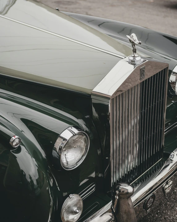 close up of a classic car showing the front grill and grille