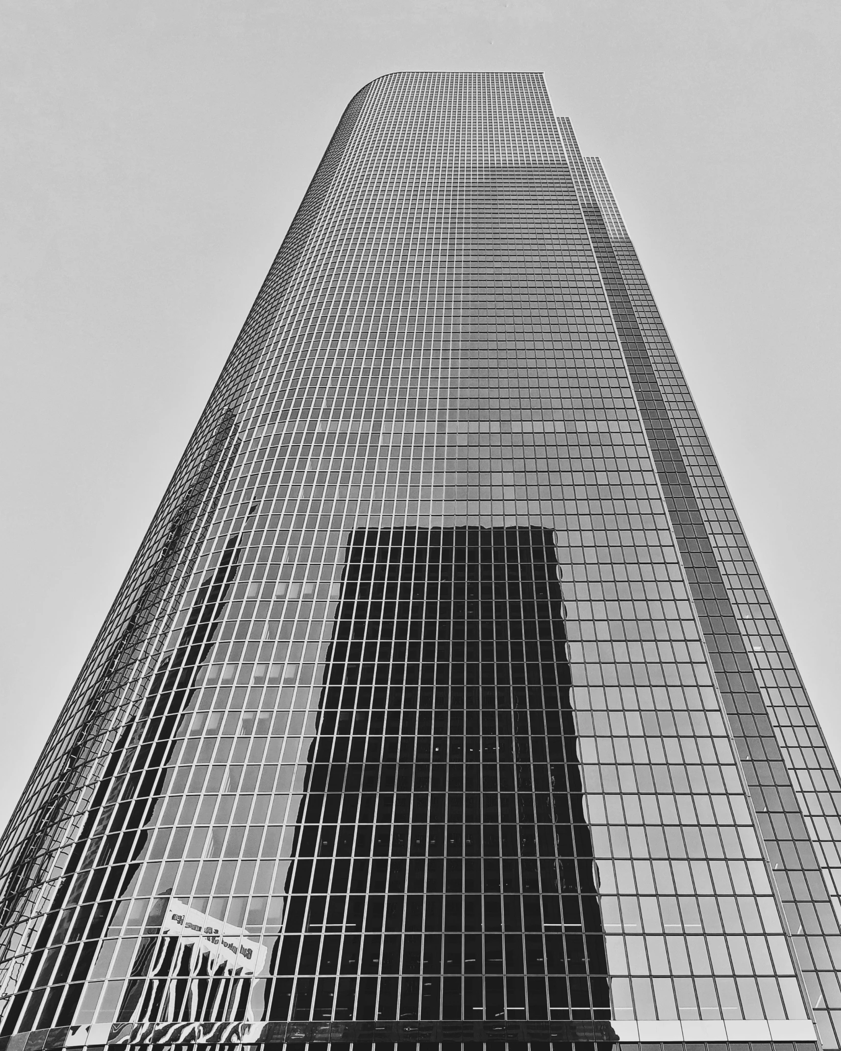 a large tall building has many windows