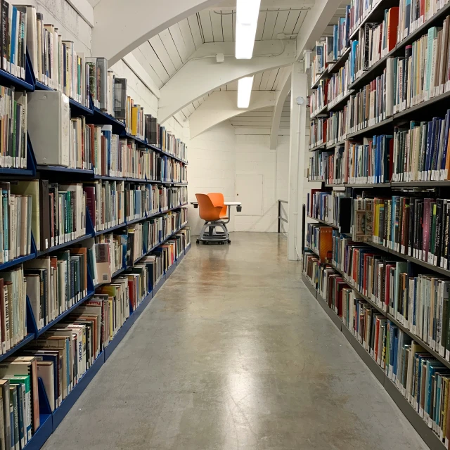 the empty liry is full of books on shelves