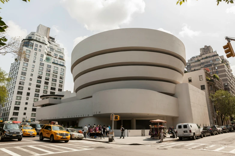 a building that has a lot of cars parked on it