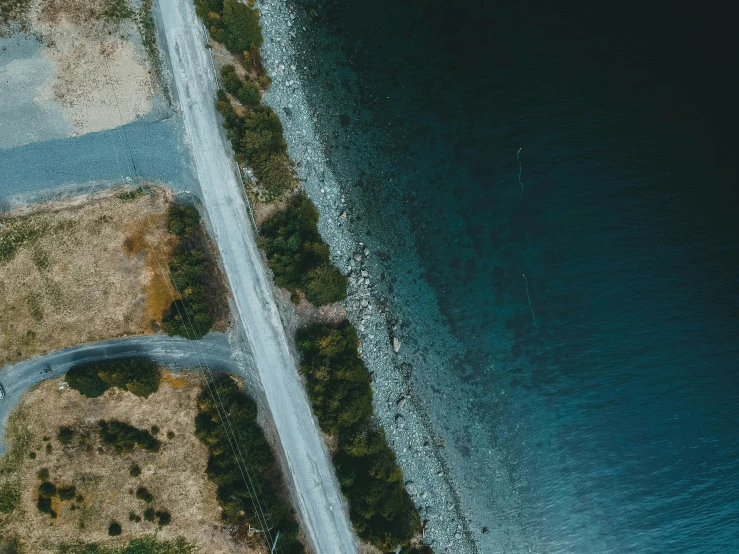 an aerial s of the beach road from above