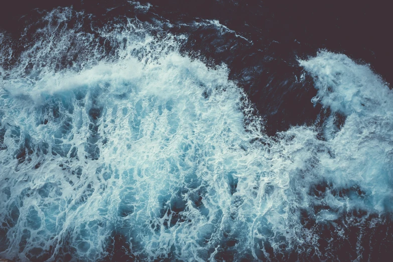 the waves can be seen from above on the surface