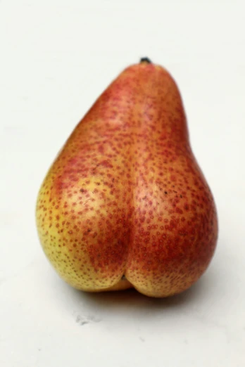 a pear or pearo that is standing on a table