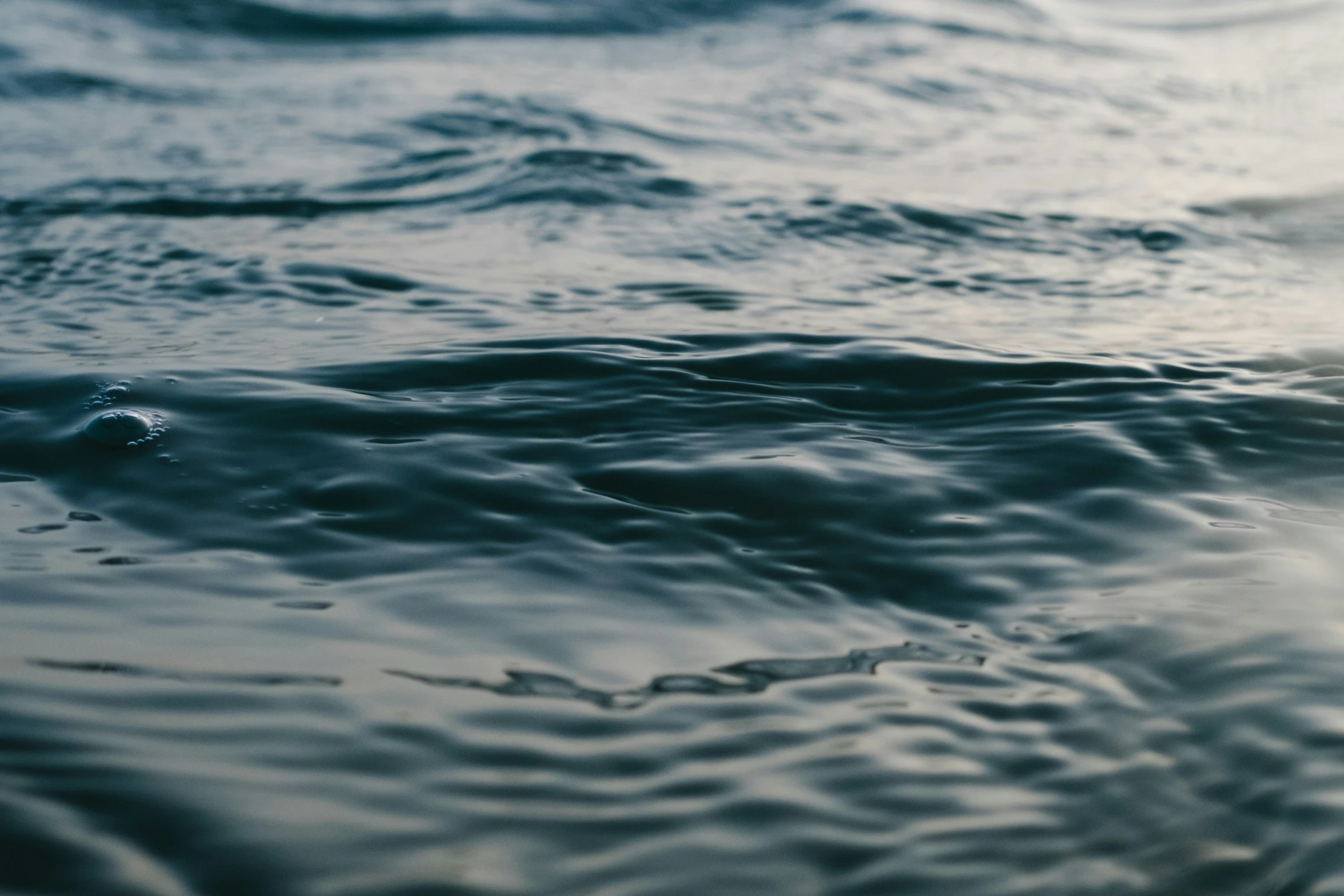 a view of water that is wavy in the waves