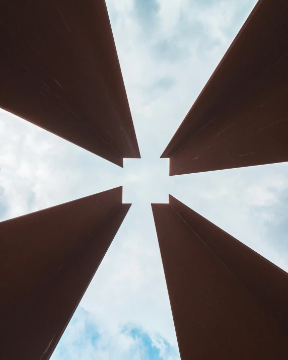 an upside down picture of a sky from the ground