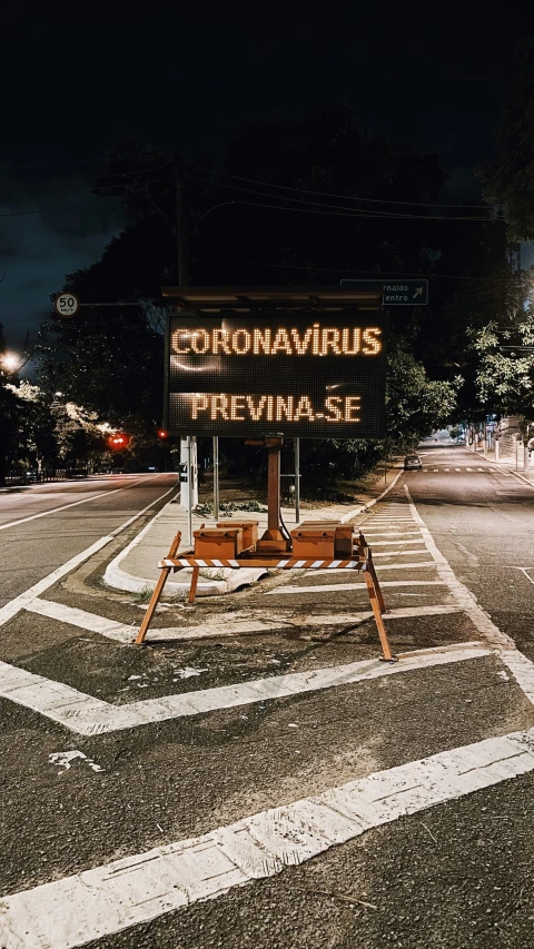 a street sign in the middle of an empty lot