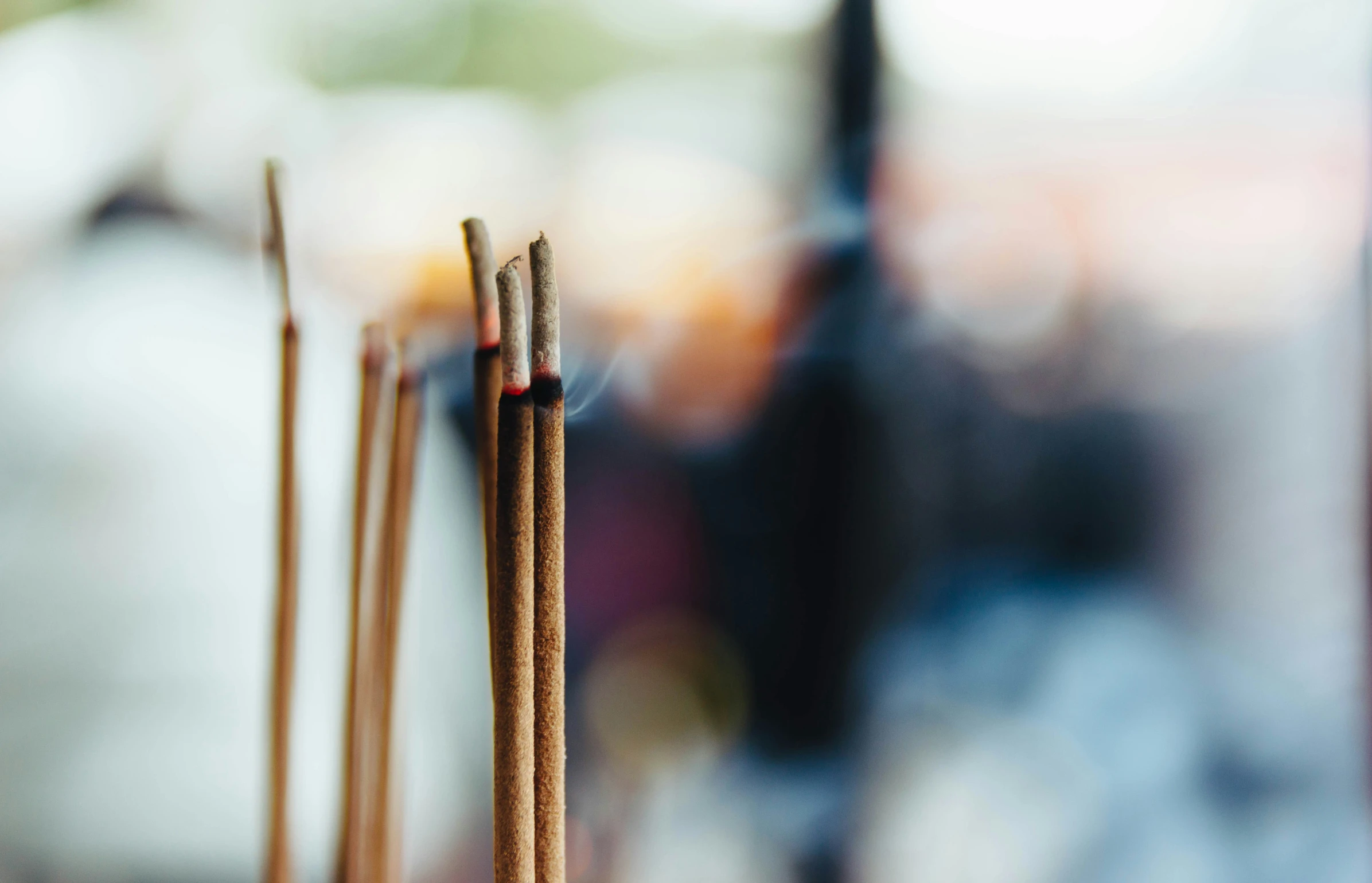 a few brown sticks are arranged in order to look like soing