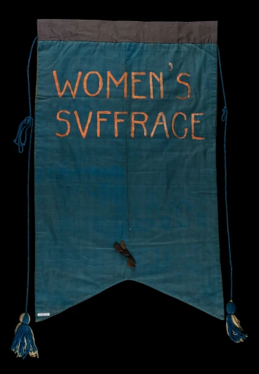 there is a banner with the women's s svffrage written on it