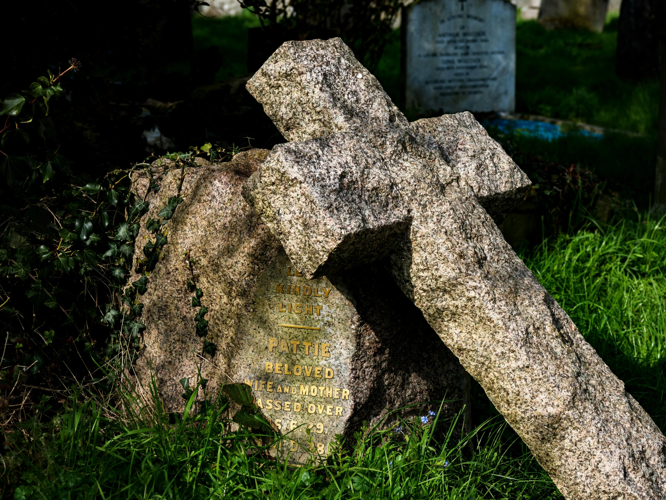 this is a closeup of a small stone cross