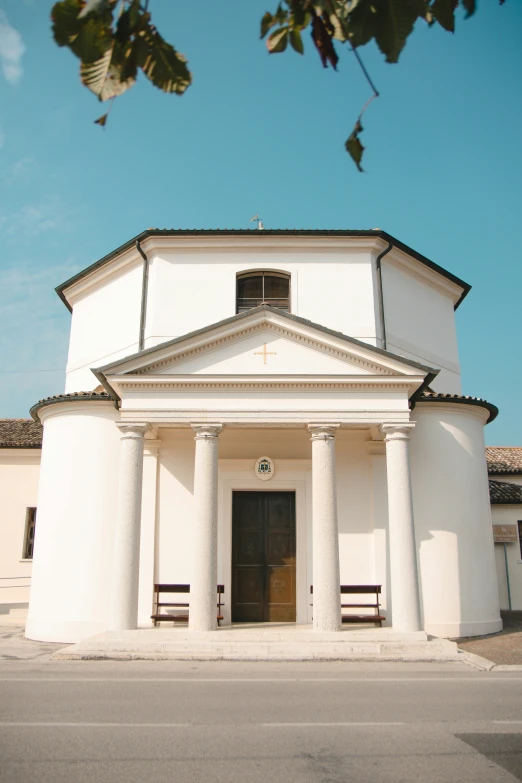 this is a building with columns and pillars