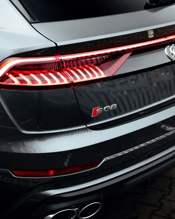 the tail lights on an audi e - tron