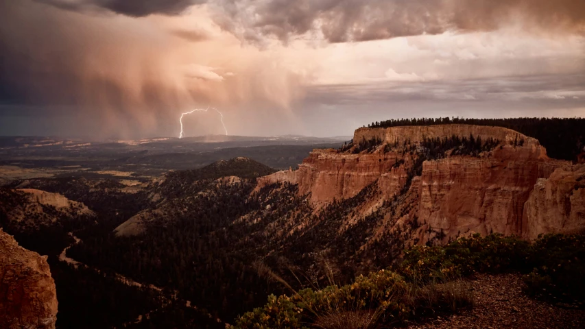an amazing s shows the lightning bolt over canyon