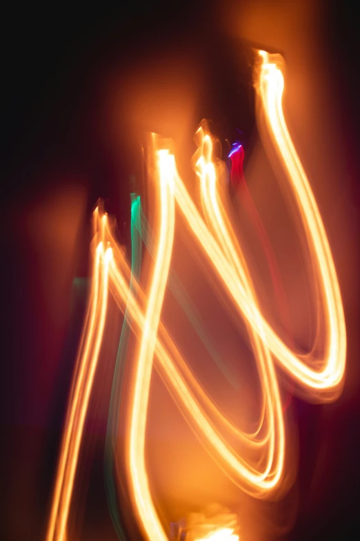 a blurry image of some lights in the night