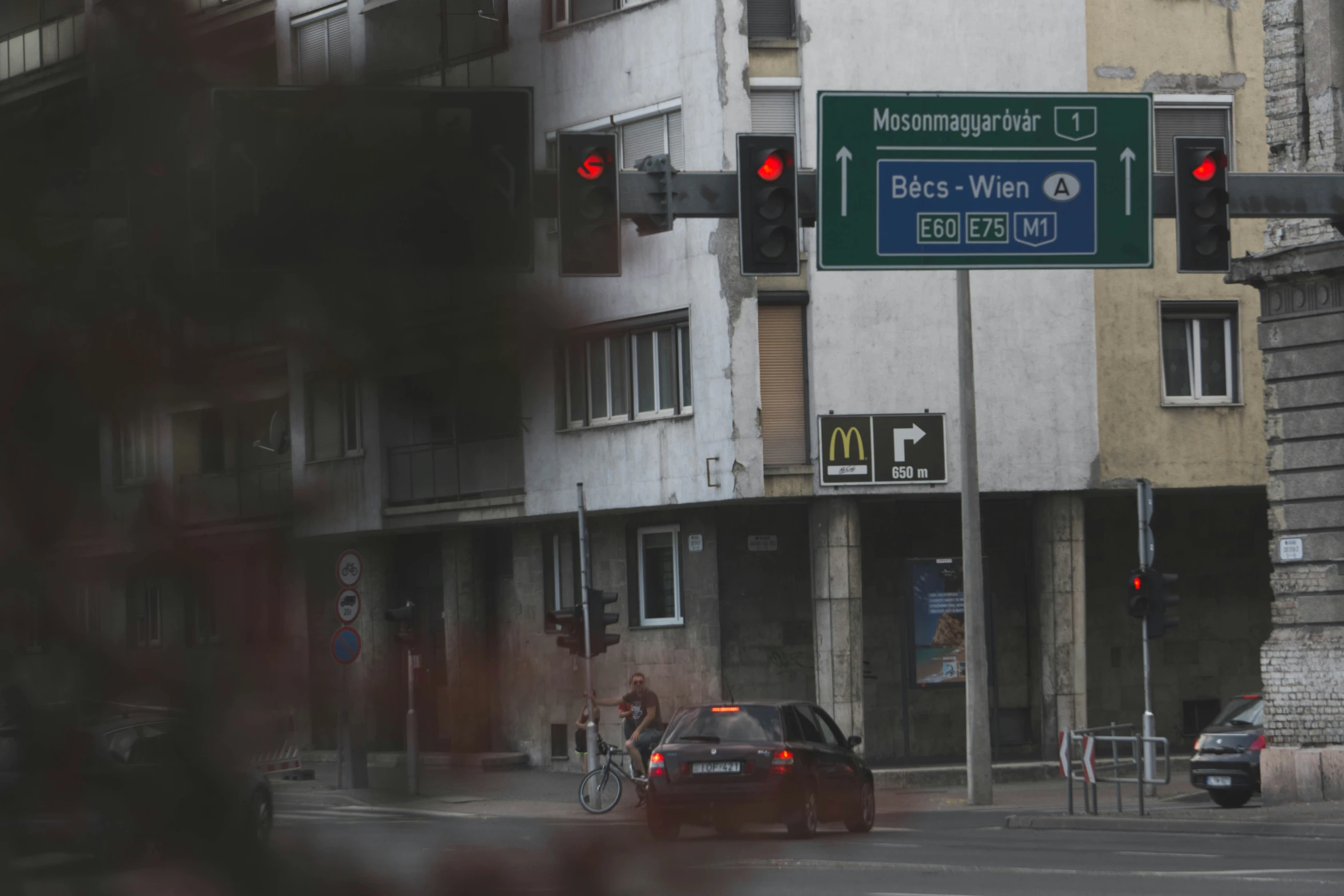 a large number of buildings at a intersection in an area