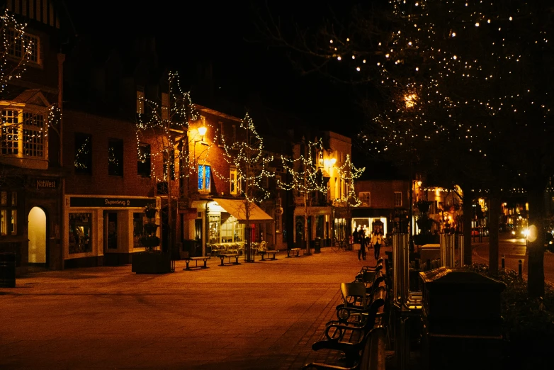 a picture of some lights at night and street