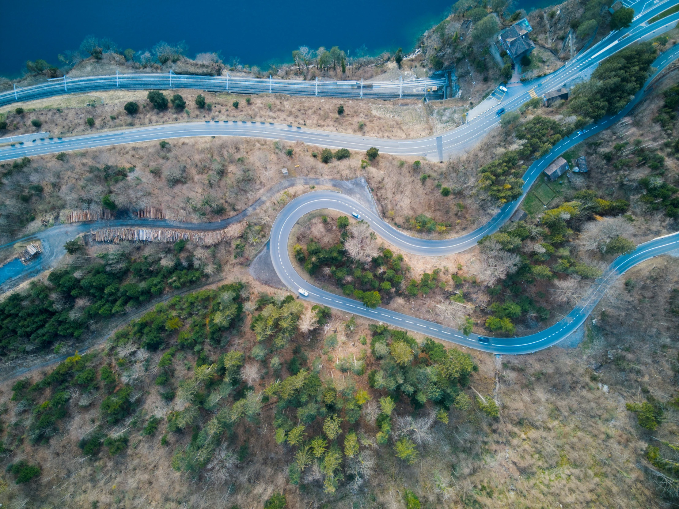 winding curves and roads curve into one another