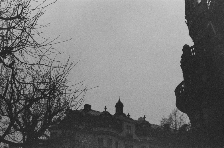 an old, gloomy looking sky that appears to be in black and white