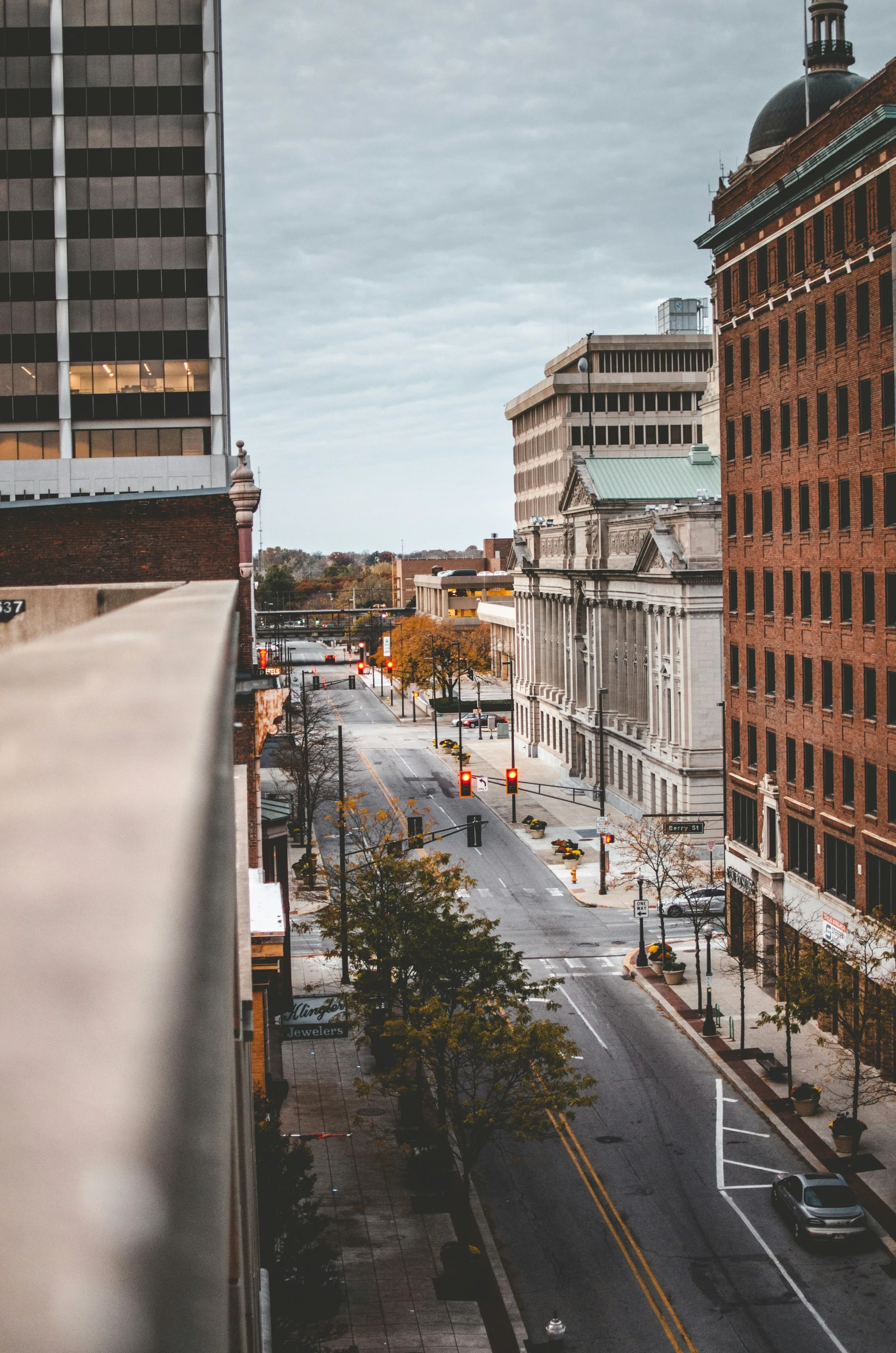 a city view of the streets of philadelphia, pennsylvania