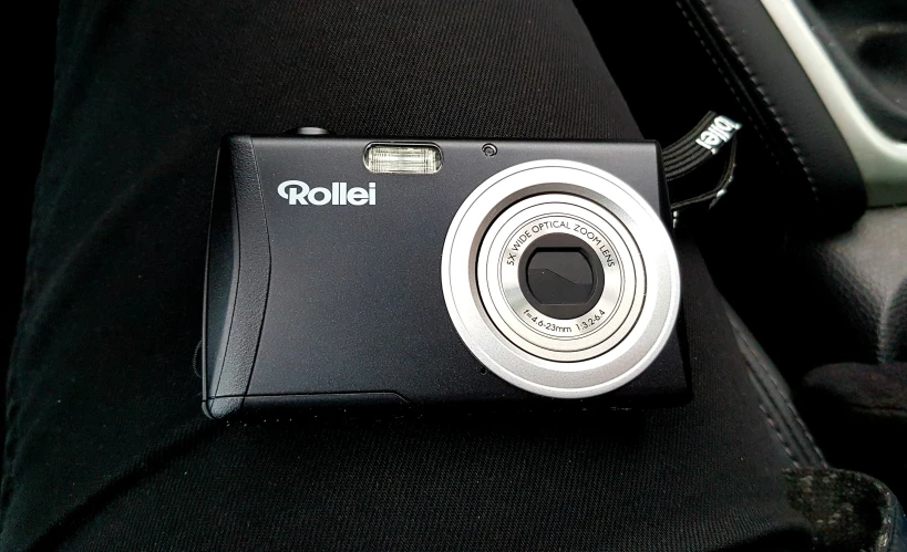 an external flash drive camera in a vehicle