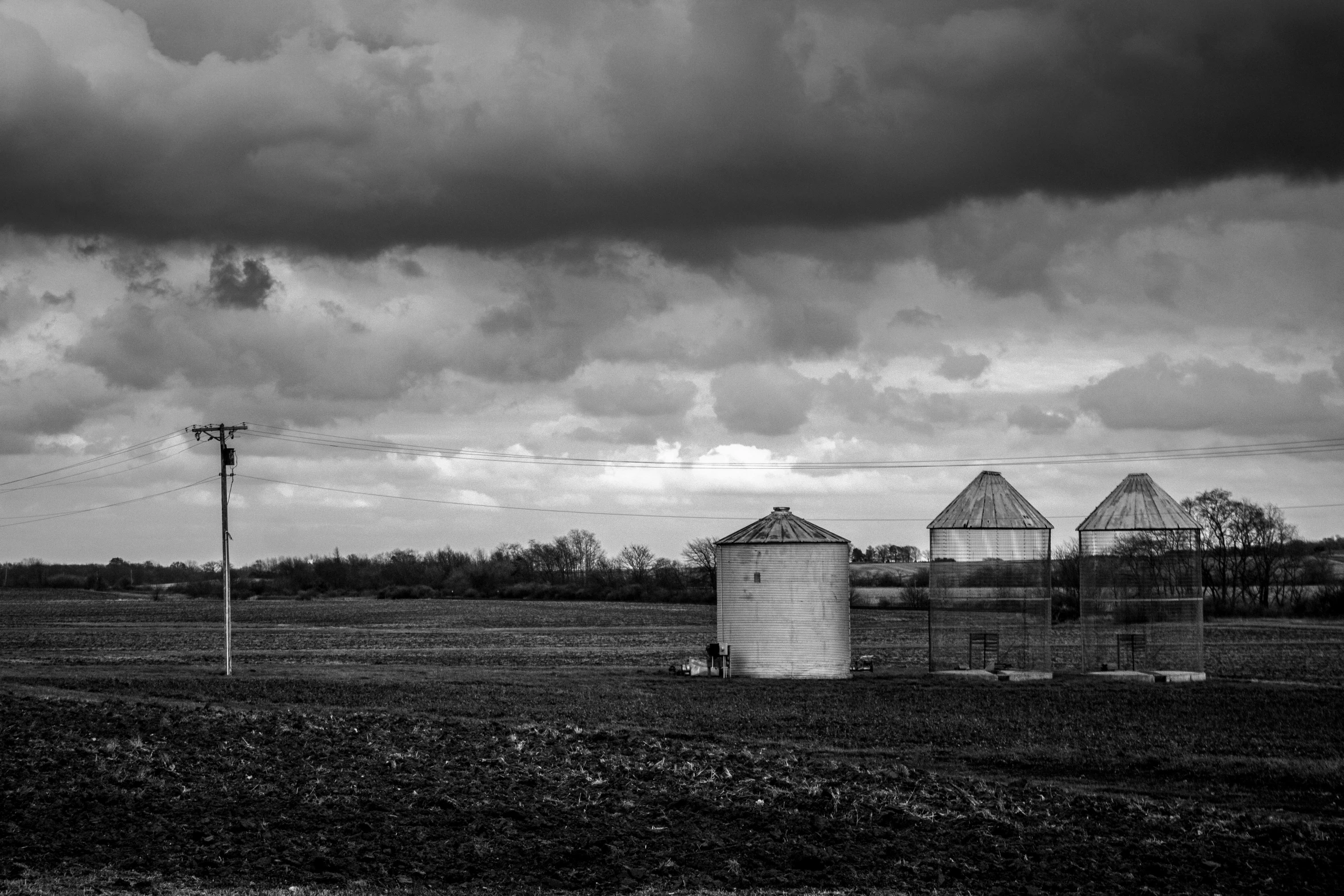 the farm is filled with several barns