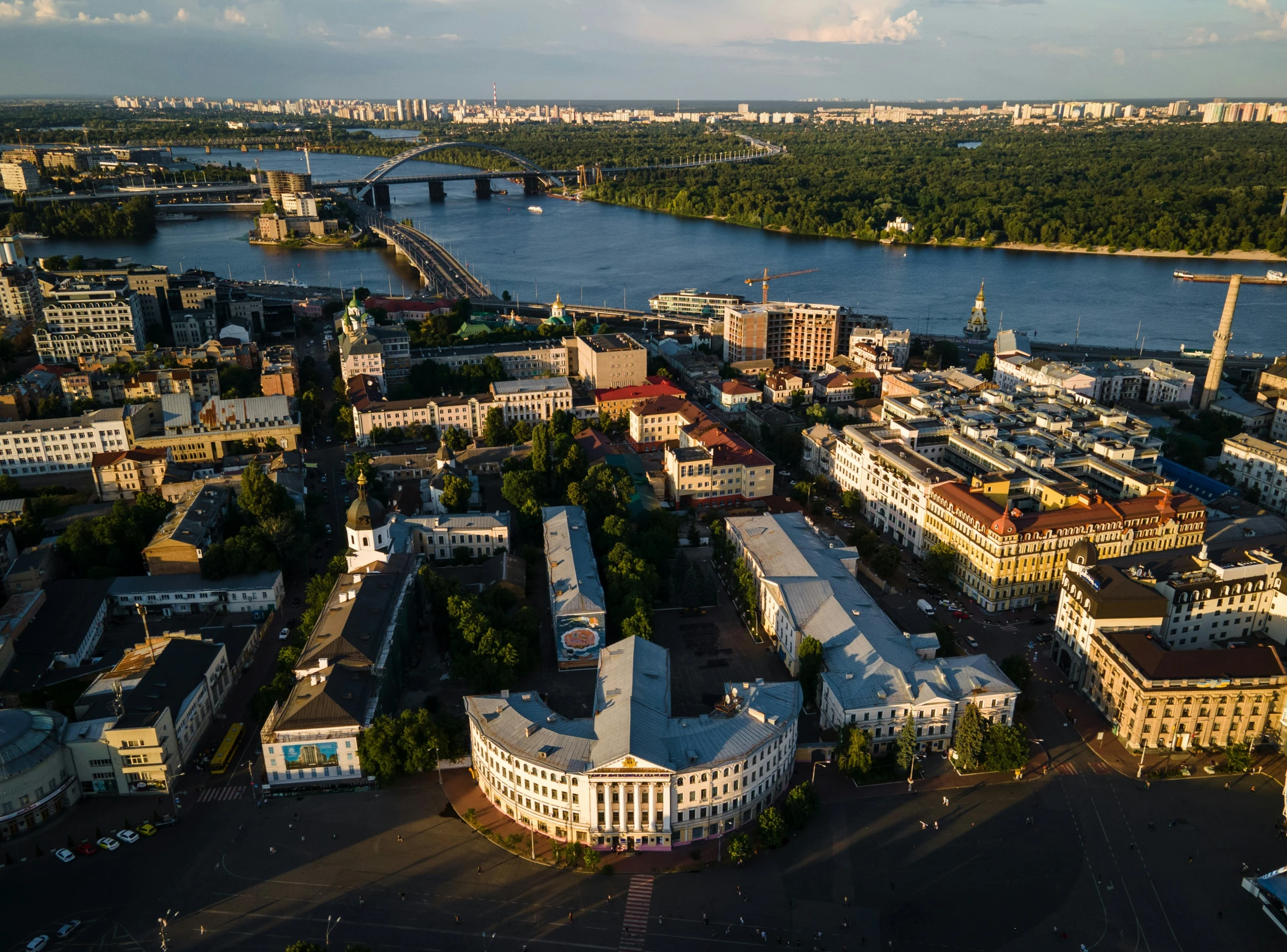 a bird's - eye view of a city is shown in this po