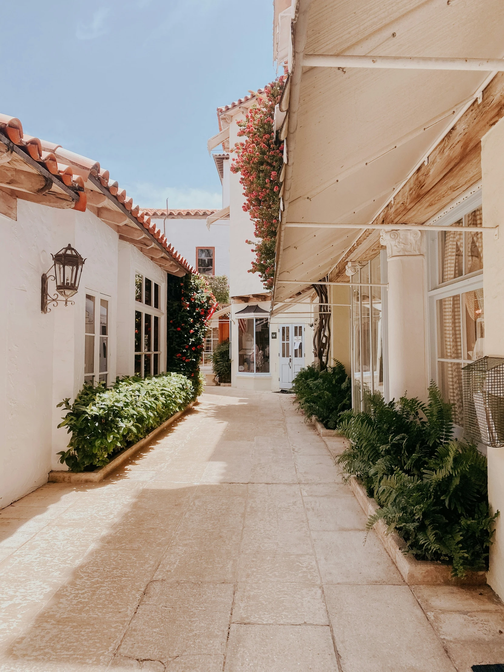 the alley that leads to this lovely town