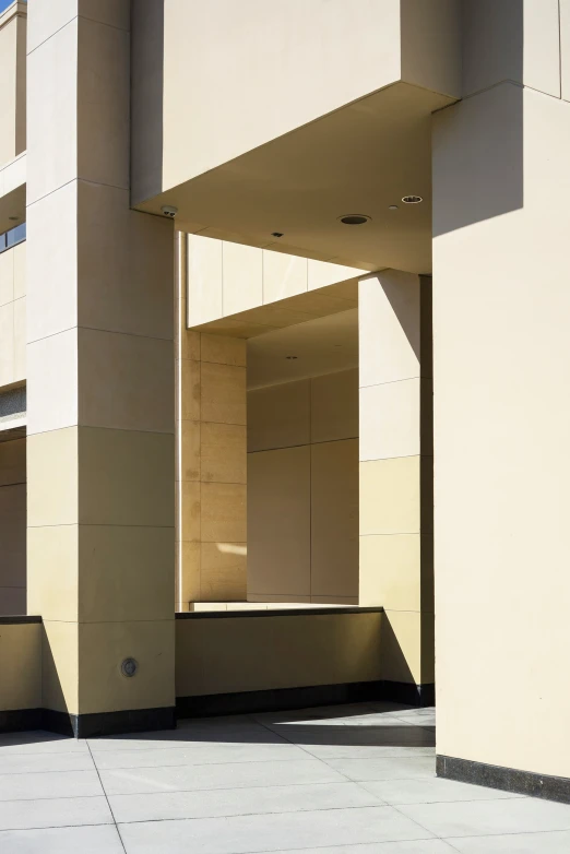 a building with some very large white columns in front of it