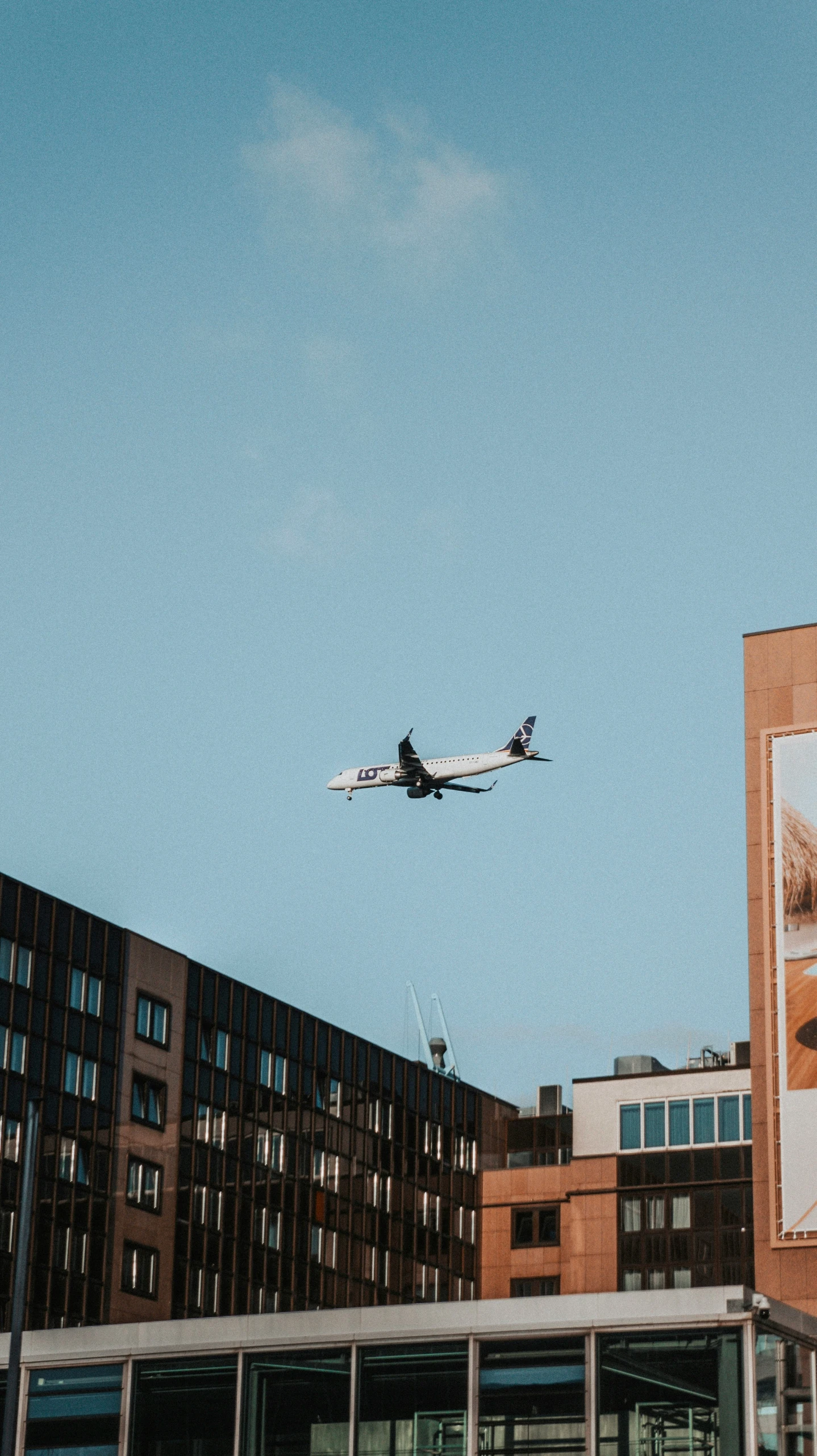 an airplane that is flying in the sky