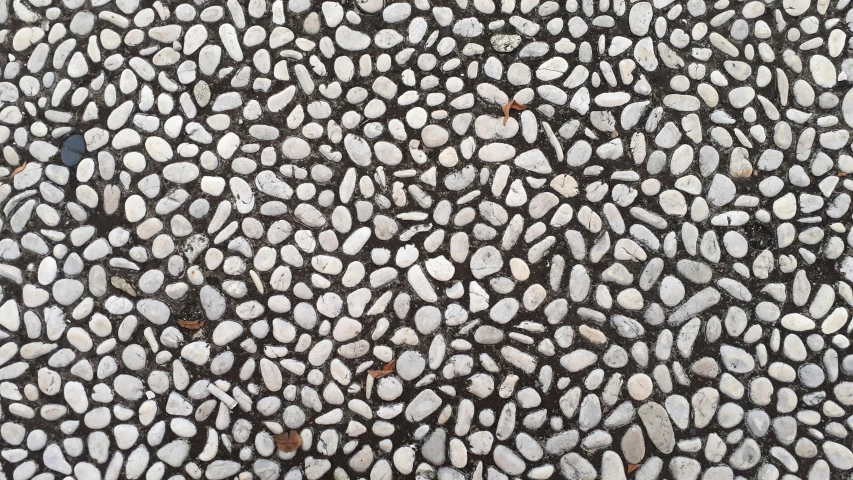 rocks are arranged into the shape of a pattern