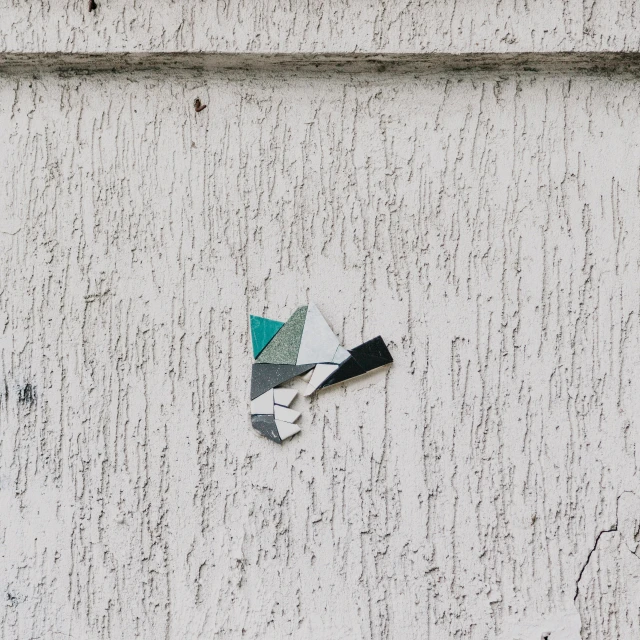 a picture of a broken glass on the ground