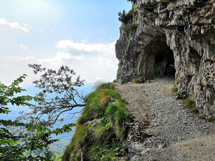 this is a rocky cliff overlooking a river