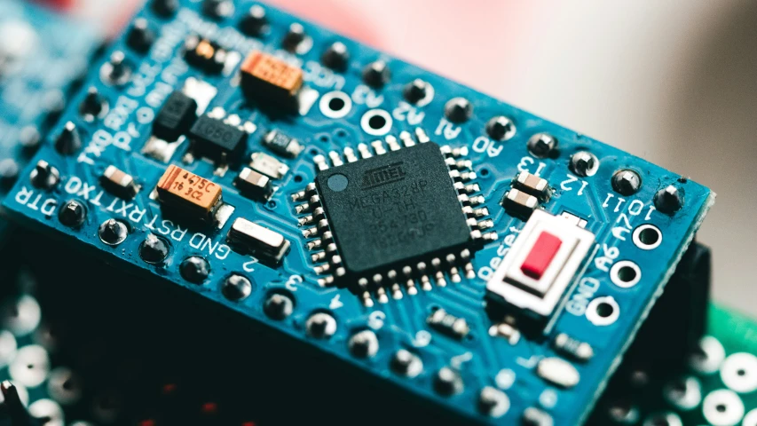 the electronic components on the board are displayed