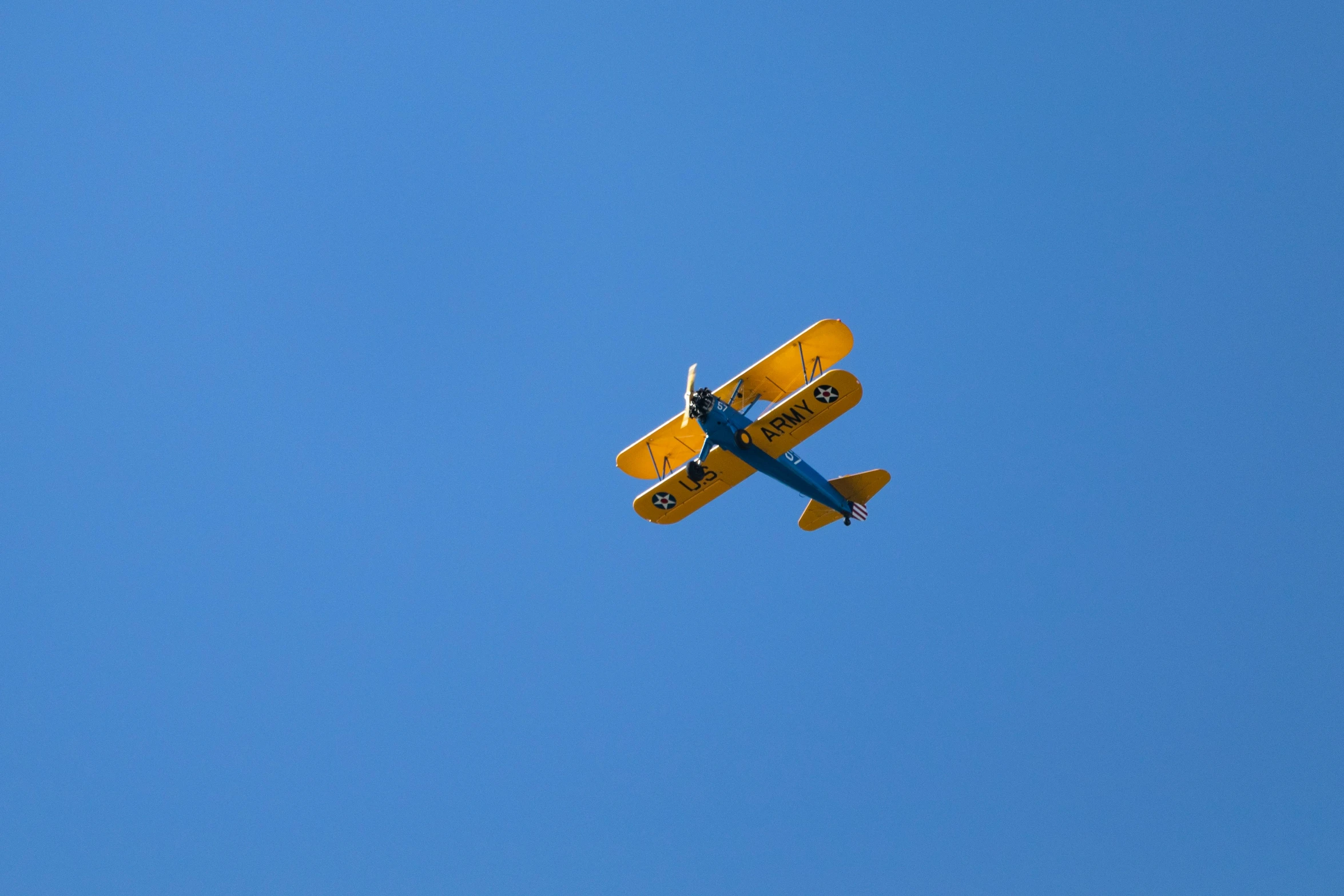 an airplane that is flying in the sky