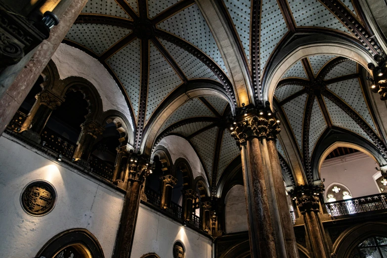 the ceiling is designed to look like it has intricate architecture