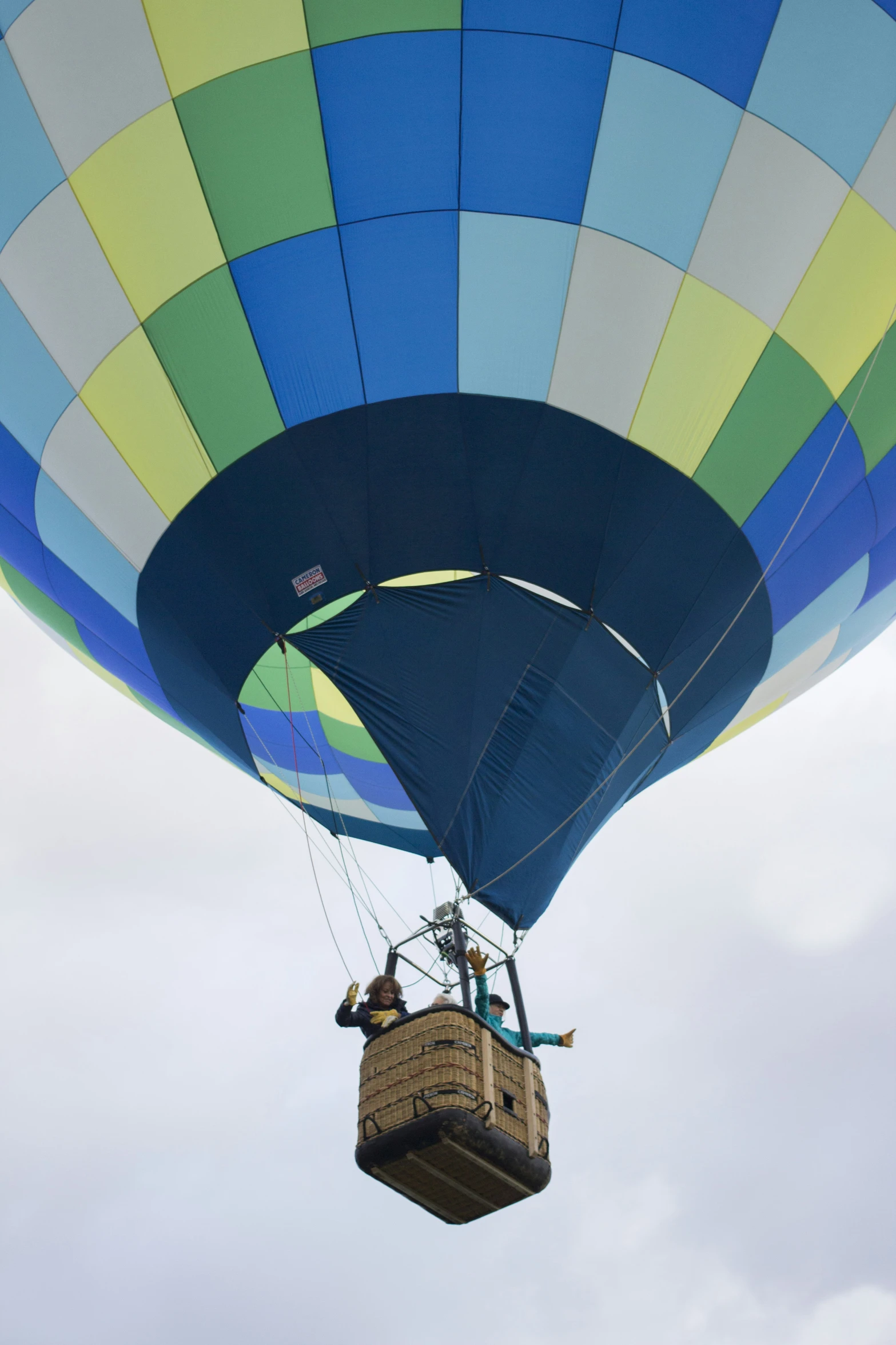 the  air balloon is flying high up