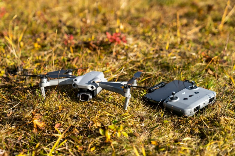 an image of two remote controlled objects on the ground