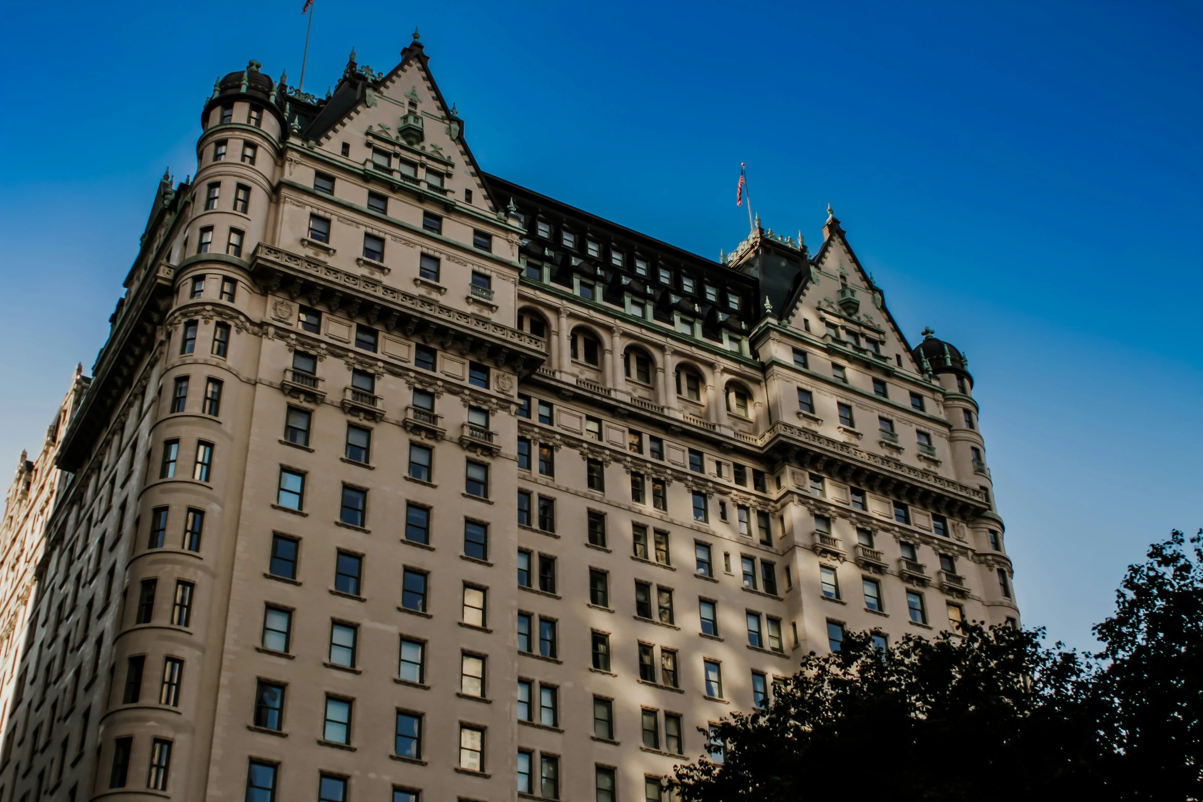 a tall building with many windows on it