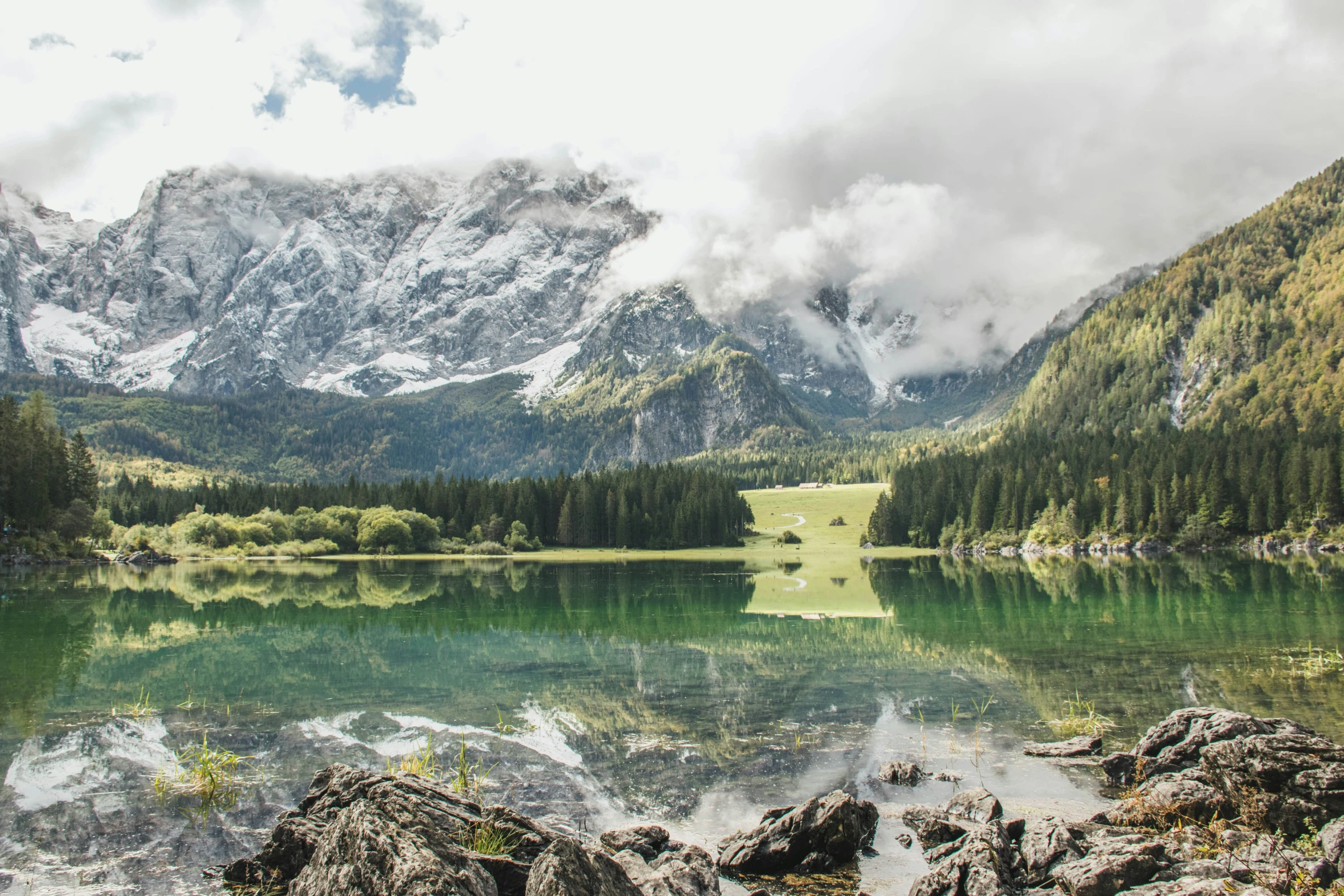 an image of a lake in the mountains