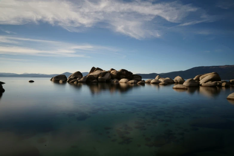 an image of the water and rocks that can be seen in the water