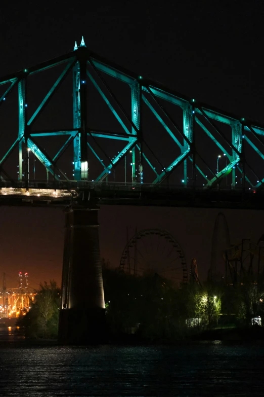 an image of a large bridge that goes over the water