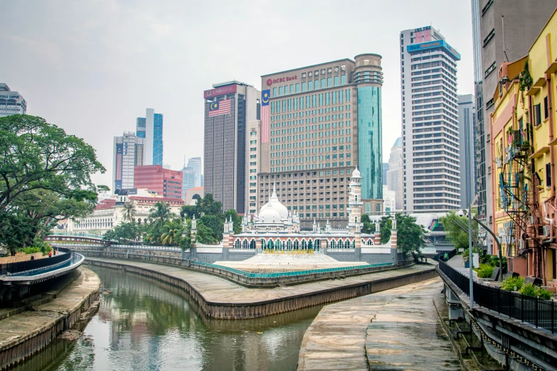 there are lots of buildings along this river