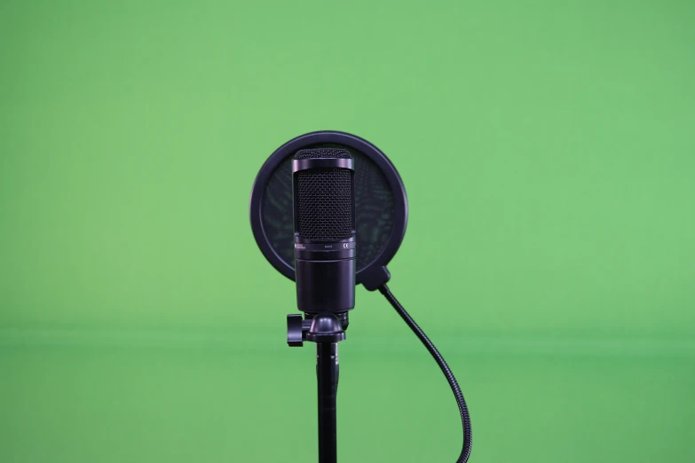 a microphone sitting on top of a tripod