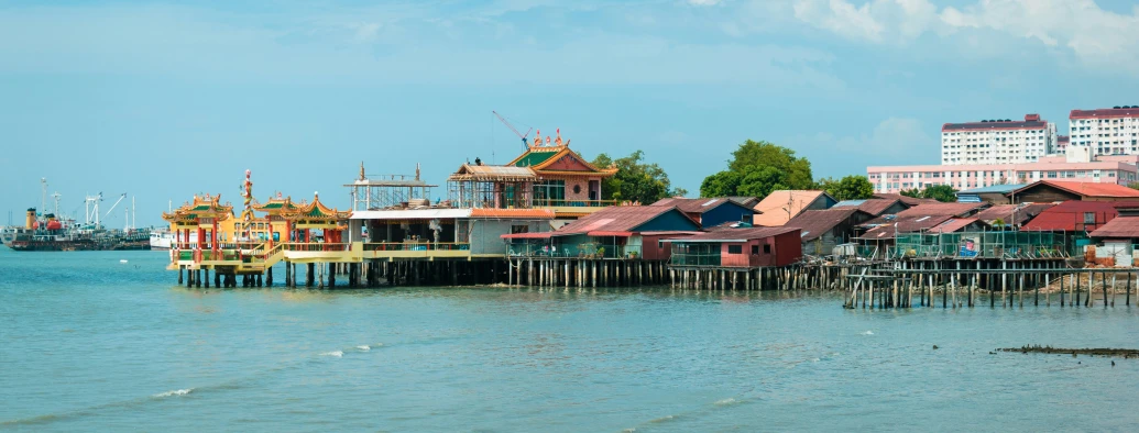 houses are located along the waterfront of the water